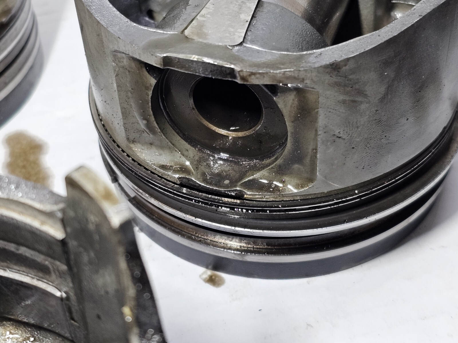 2001 2005 6.6L LB7 LLY Duramax Diesel Piston With Wrist Pin Set OEM eBay