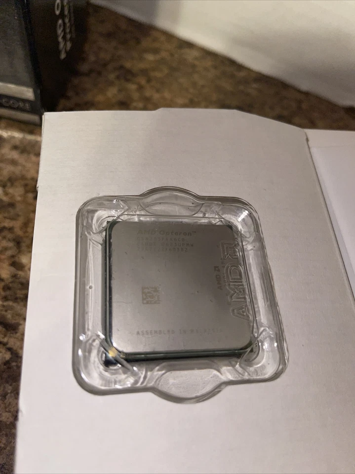 AMD 64 Opteron Processor Model 285 Dual Core Processor Open Box OSA285FAA6CB #2 - Image 3 of 4
