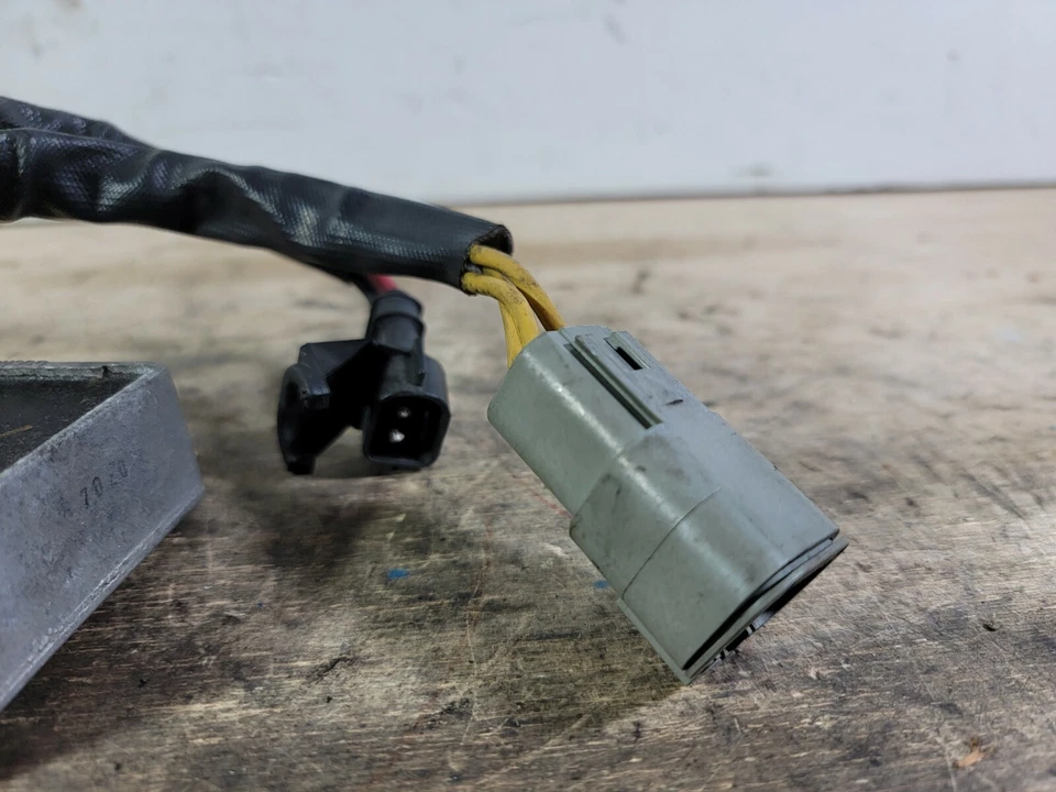 08 09 10 BUELL 1125R ВЫПРЯМИТЕЛЬ РЕГУЛЯТОР НАПРЯЖЕНИЯ - Изображение 4 из 4