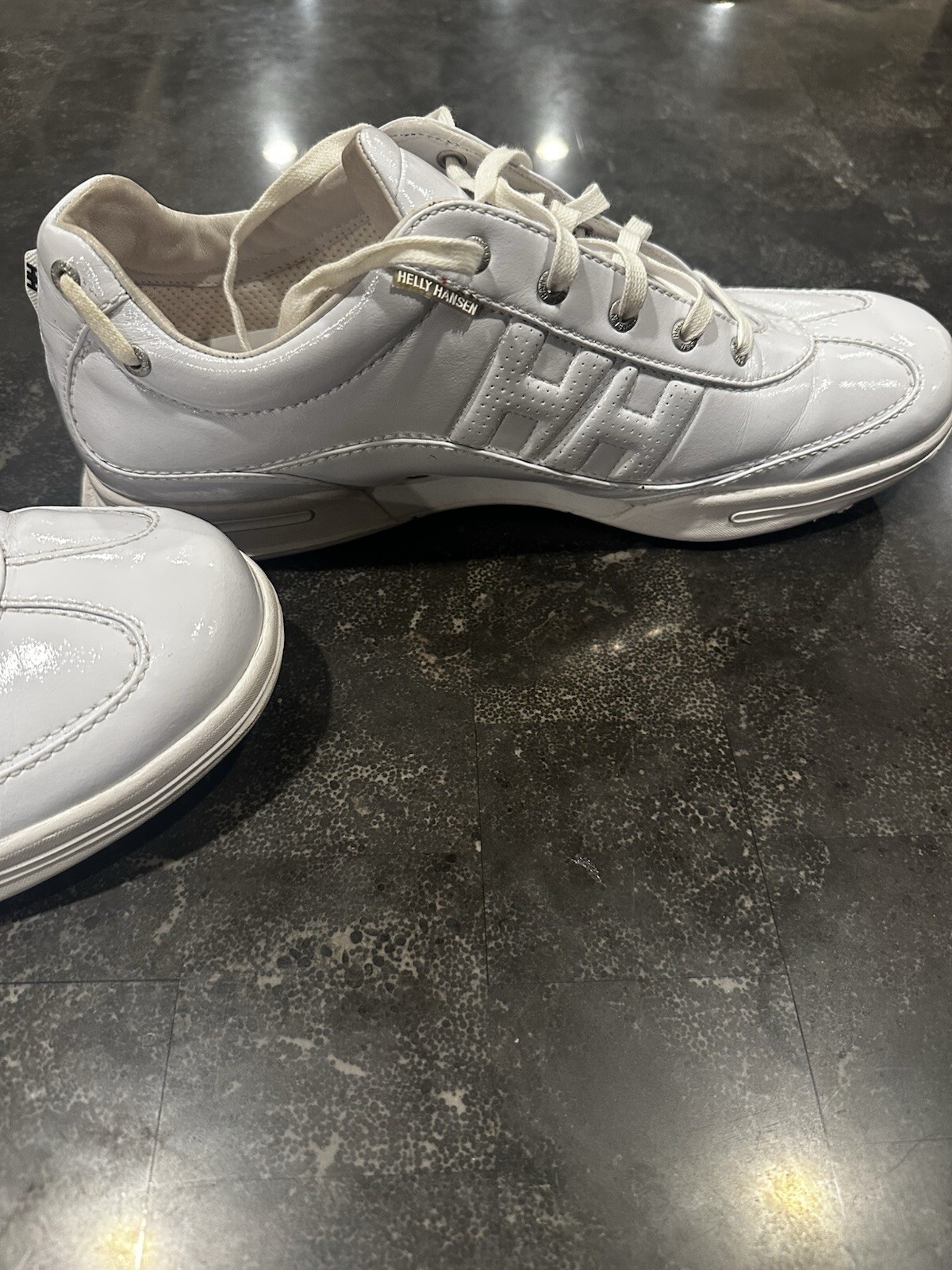 SAOLA Scarpe uomo Helly Hansen usate