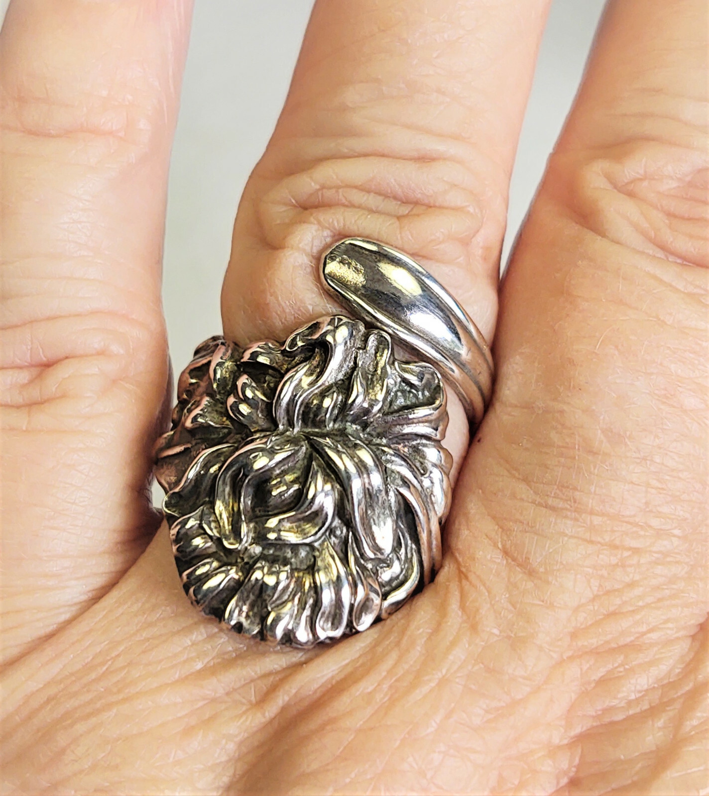 BEAUTIFUL SOLID BOLD FLOWER SPOON RING STERLING S… - image 6