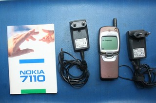Cellulare Nokia 7110 2 caricabatterie istruzioni scatola originale del 6300