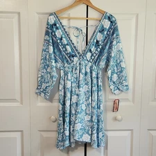   Boutique Women's Blue & White Floral Deep V-neck Tie Back Mini Dress Size Med 