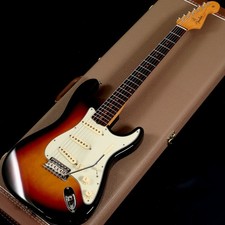 Fender American Vintage II 1961 Stratocaster Rosewood 3-Color Sunburst 2022