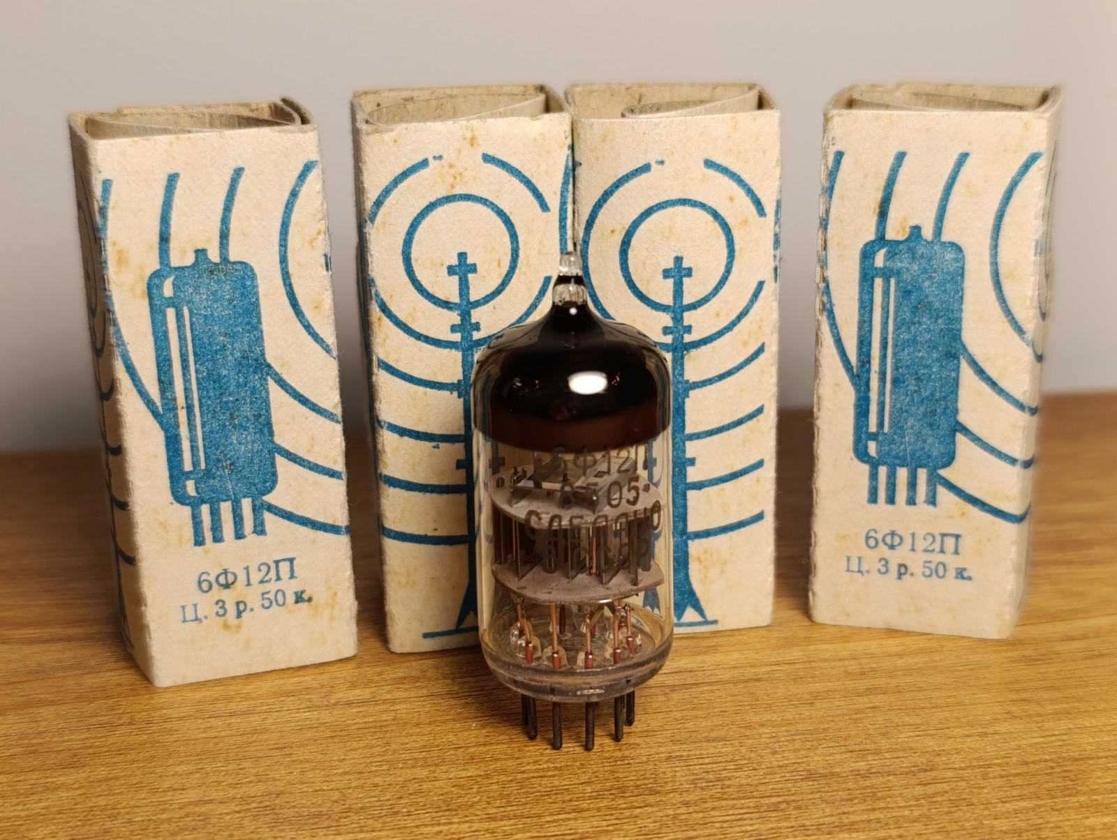 6F12P 4pcs NEW REFLECTOR TRIODE-PENTODE VACUUM TUBE = ( ECF80 )