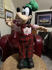 Disney Store Animated Goofy Christmas Figure – 24” – Vintage – Works Great