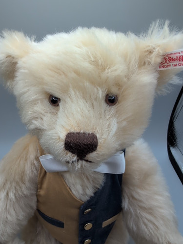 Steiff HRH Prince William 21st Birthday Limited Edition Teddy Bear Growling - Picture 11 of 11