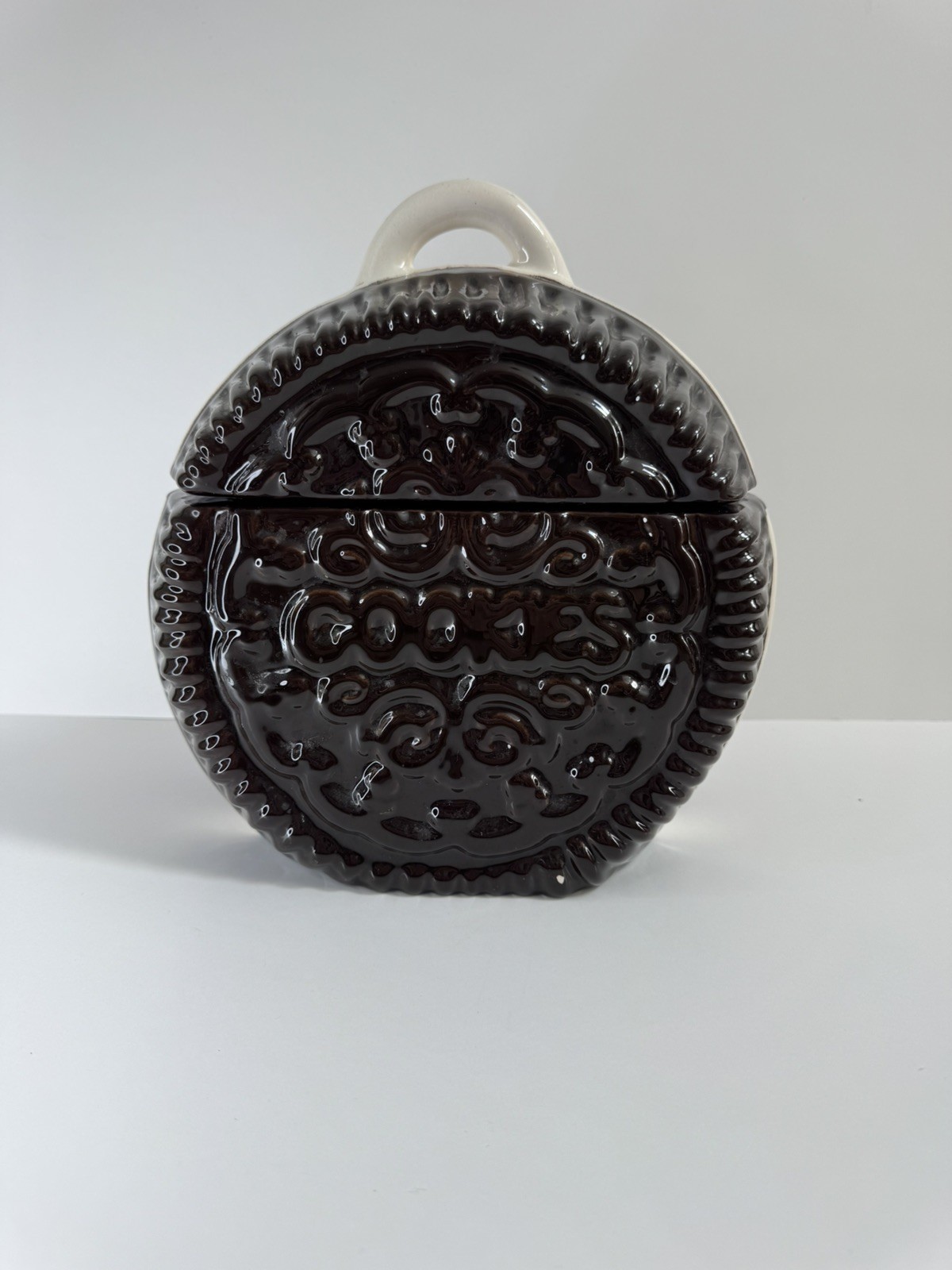 Vintage 1940s Oreo-Inspired Cookie Jar - Retro Design Glazed