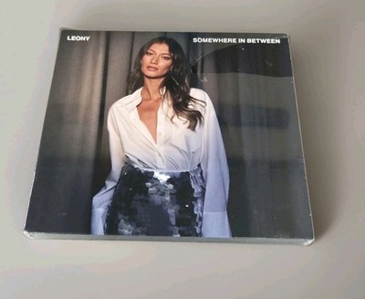 Somewhere in Between (2CD Digipac) von Leony | CD | Limited Edition Neu Ovp 