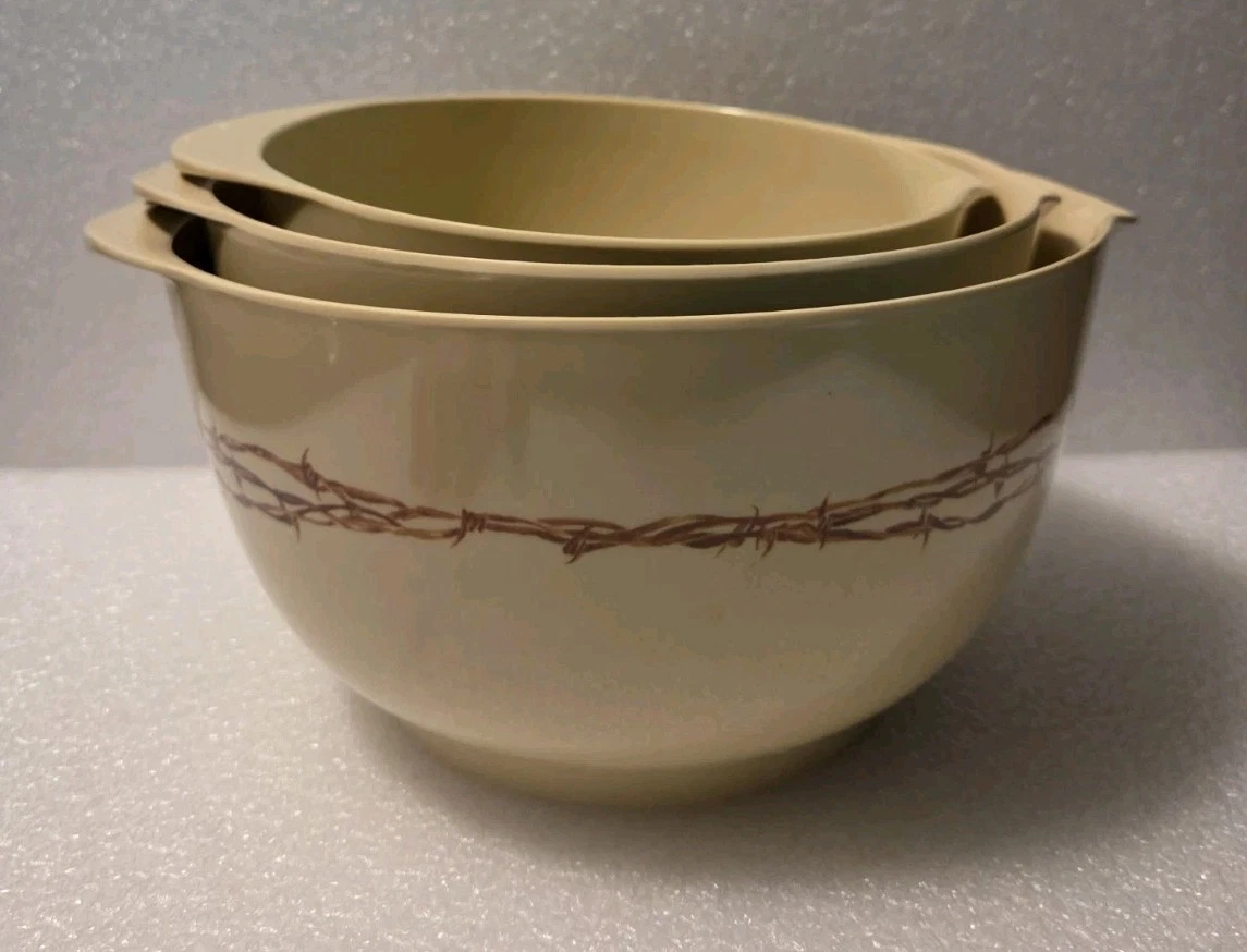 VTG Barbwire Kitchen Collection Cowboy Living Set of 3 Melamine Mixing Bowls
Opens in a new window o