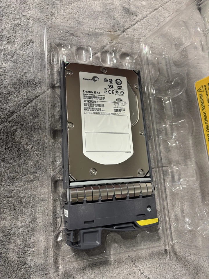 Seagate Cheetah 15K.5 ST3300655FC 300GB 15000RPM 3.5" 9Z1004-038 HDD Hard Drive - Image 3 of 4