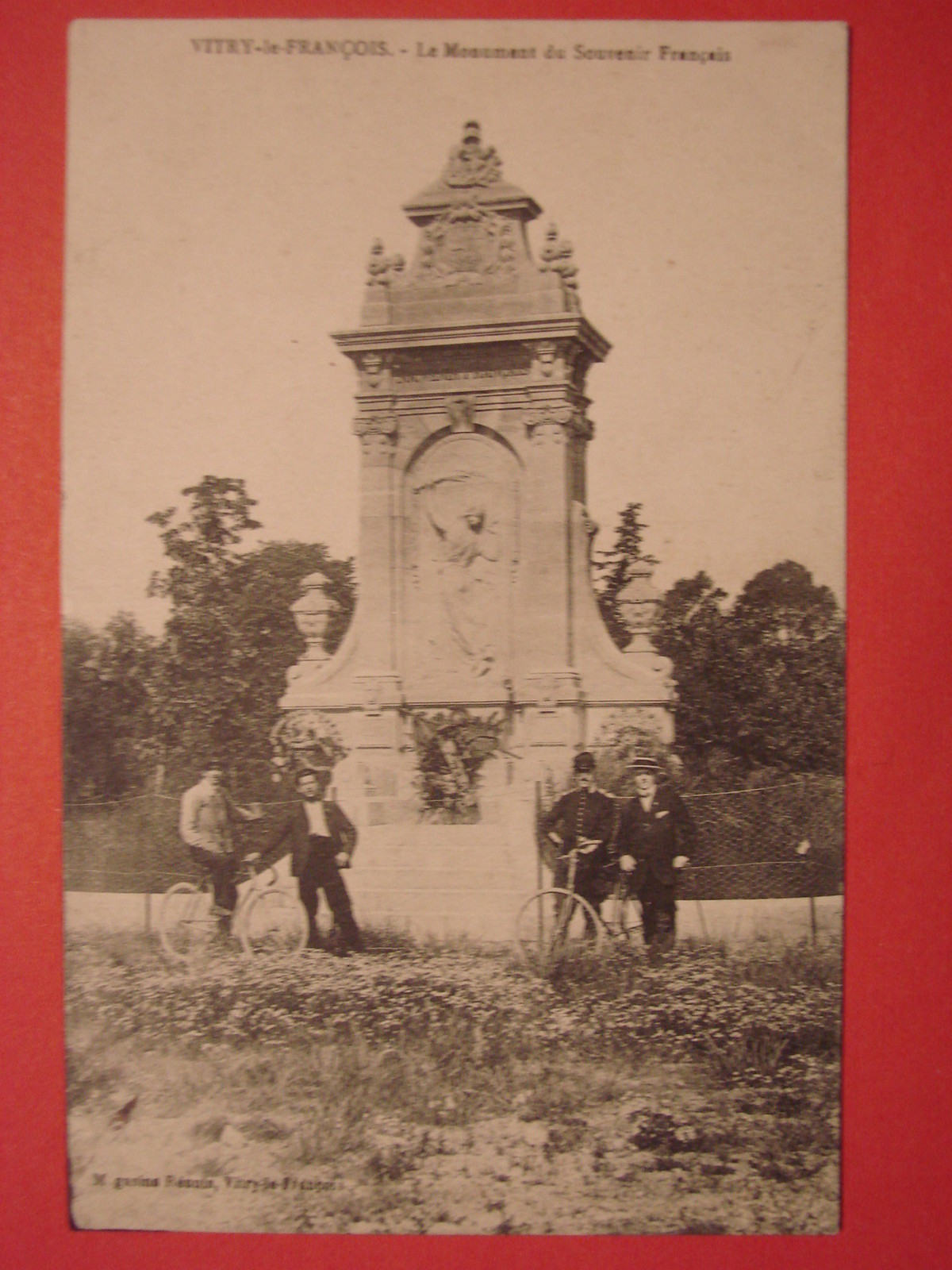 Foto 1 di 7
