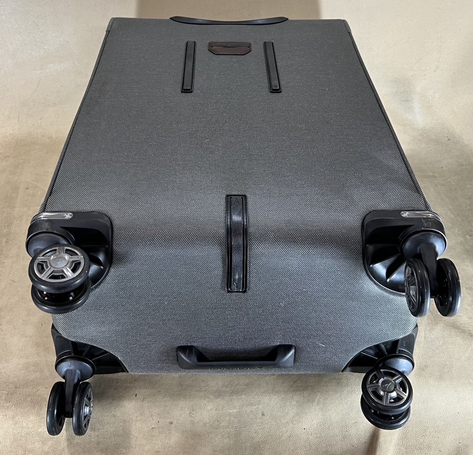 Travelpro Platinum Elite Softside Checked-Medium 25&rdquo; Exp Spinner Suitcase Grey