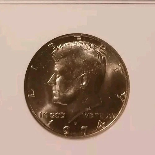 Medio dólar 1974-D ERROR DDO KENNEDY VP-001 FS-101 NGC MS 64 • ¡Prueba como! Foto 3 de 4