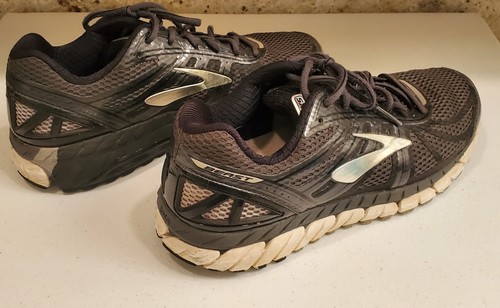 brooks beast size 10