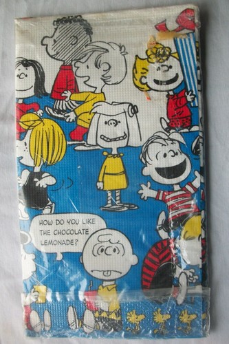 Hallmark Paper Tablecloth Peanuts Snoopy Charlie Brown Border Design - Picture 4 of 8