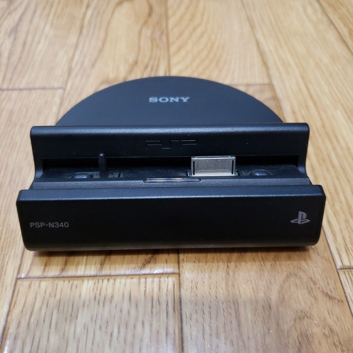 Sony PSP Go PlayStation Portable Cradle Dock Charging Base PSPN340