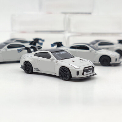 ミニカー LibertywalkGTR s-l400.jpg
