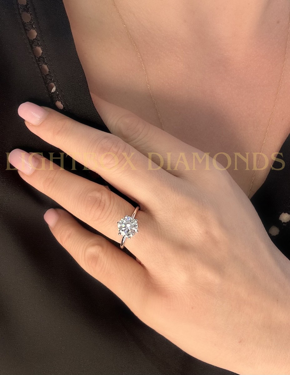 Carat Round Cut IGI Certified Diamond Classic Engagement Ring