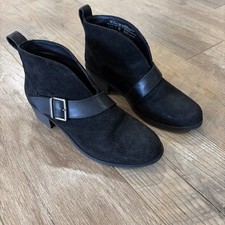 UGG Pure Boots Black with belt Womens Size 6 vintage