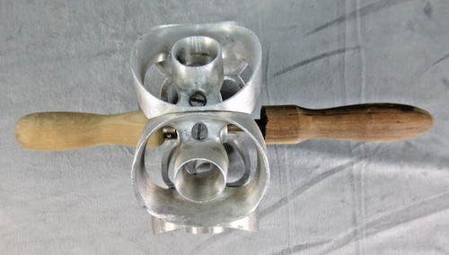 Vintage Houpt 3”  Cutters Round Row Revolving Donut Doughnut Olney, IL. (54)