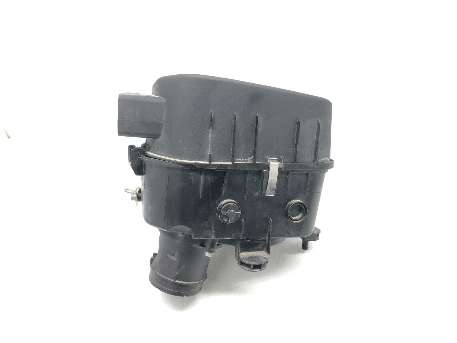 2017-2020 MASERATI LEVANTE RIGHT PASS FRONT AIR INTAKE CLEANER FILTER BOX OEM