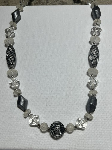 Collar Lucite Cuentas Blanco Gris Negro Vintage Coleccionistas Joyería Negro Blanco - Imagen 8 de 13