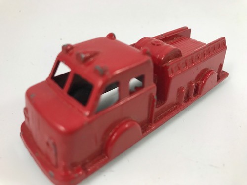 VINTAGE 1950’S ERAMIDGETOY RED DIE CAST FIRE TRUCK - Picture 3 of 7