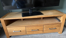 Oak Wood TV Stand Varnished Finish, 3 Drawers, 2 Shelves, Cable Management