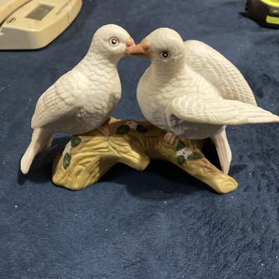 Vintage 2 Doves on A Branch Love Birds Figurine Porcelain Decor