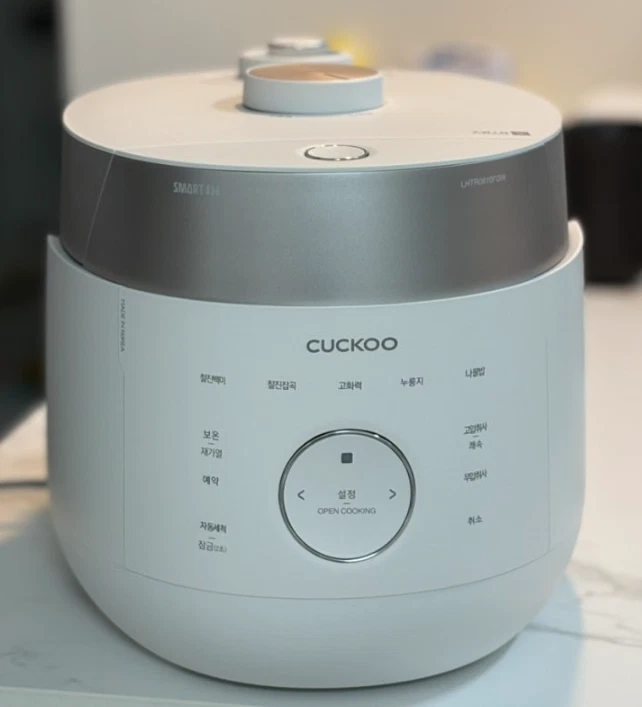 CUCKOO IH Pressure Rice Cooker / CRP-LHR1010FGW / for 10 People 220V Only