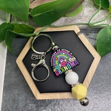 5" Silver-Tone Grandma Silicone Beaded Purse Tumbler Charm Keychain B6817