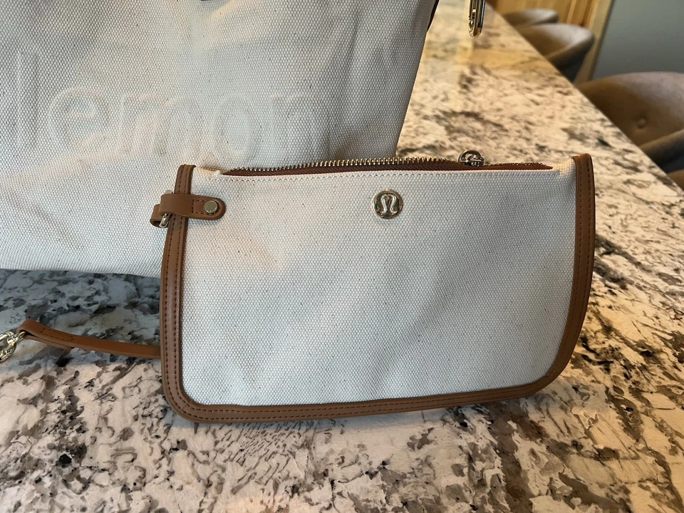 Lululemon Classic Tote Bag 16L - Image 2 of 4