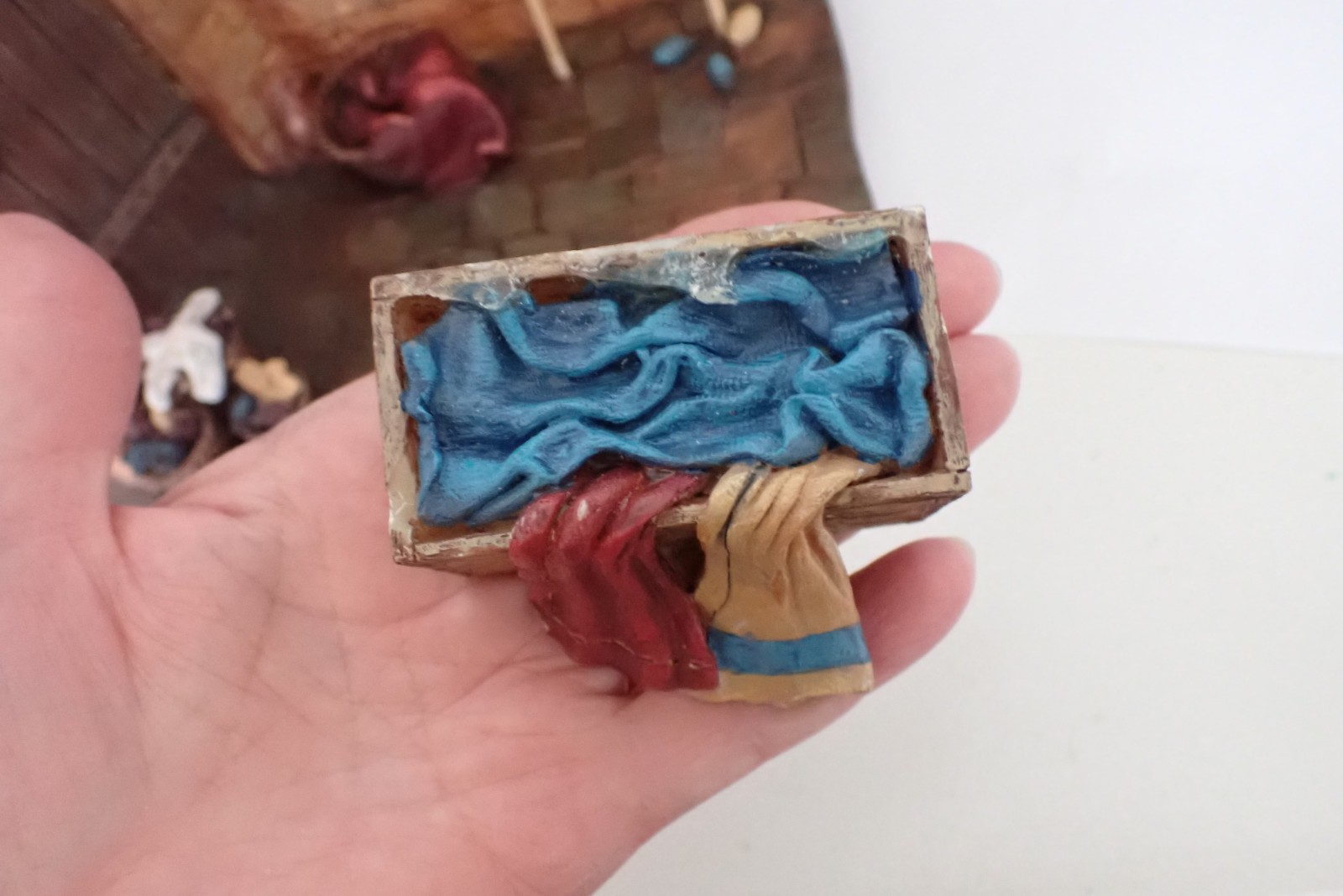 Fontanini Sewing Corner Set For 5" Village Nativity Collectors Club Exclusive