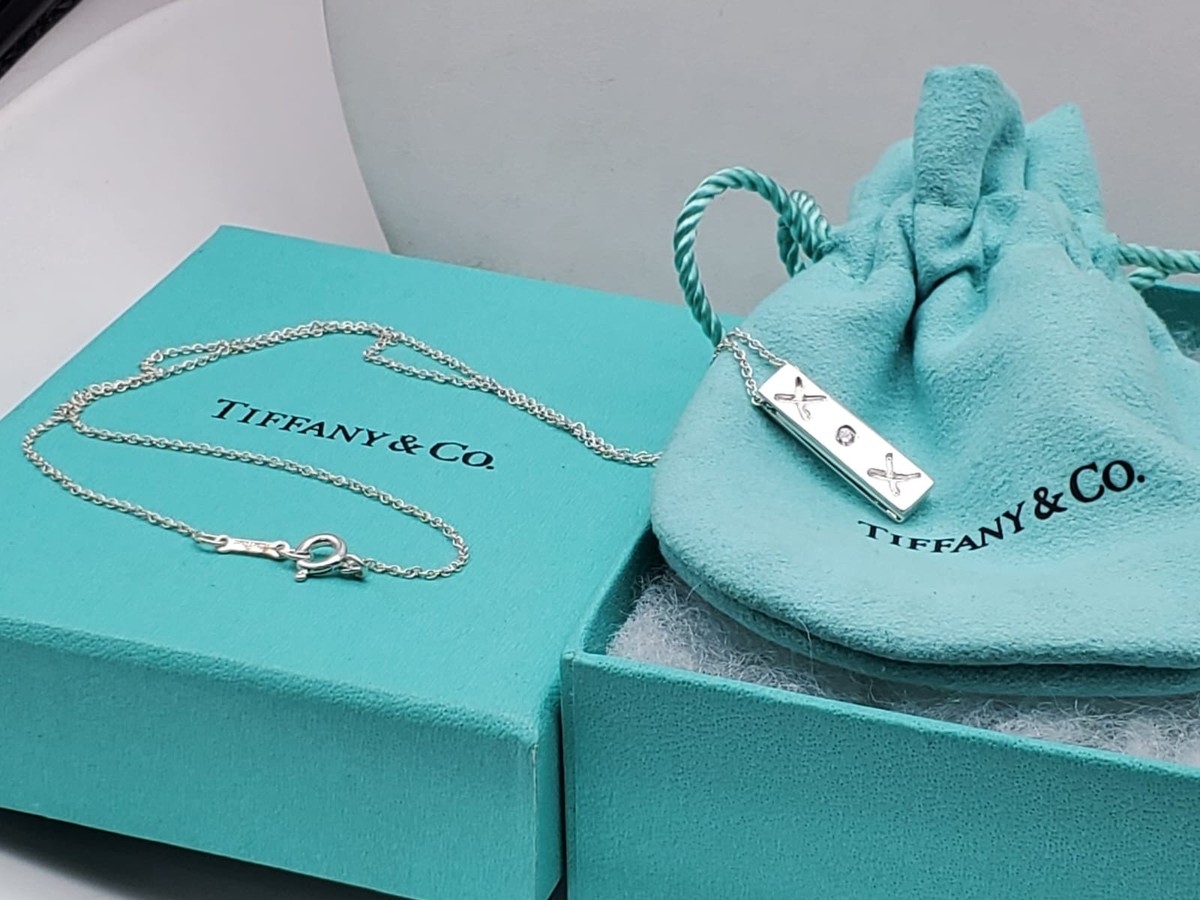 TIFFANY & CO. Sterling Silver Paloma Picasso Diamond XOXO Necklace 