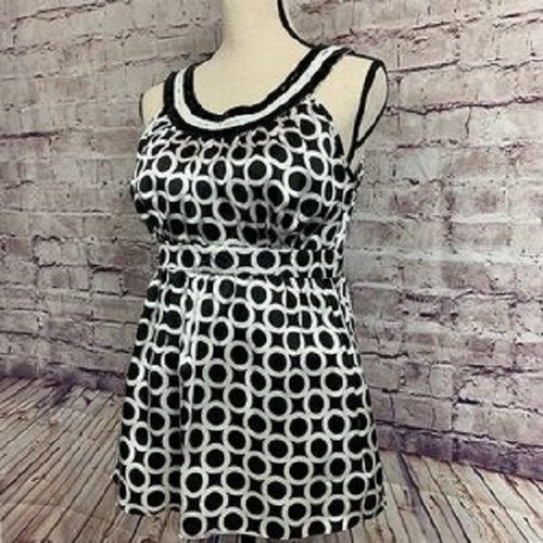 New York & Co Top Womens Size 10 Petite Black Geometric Sequin Neck Sleeveless - Picture 3 of 8