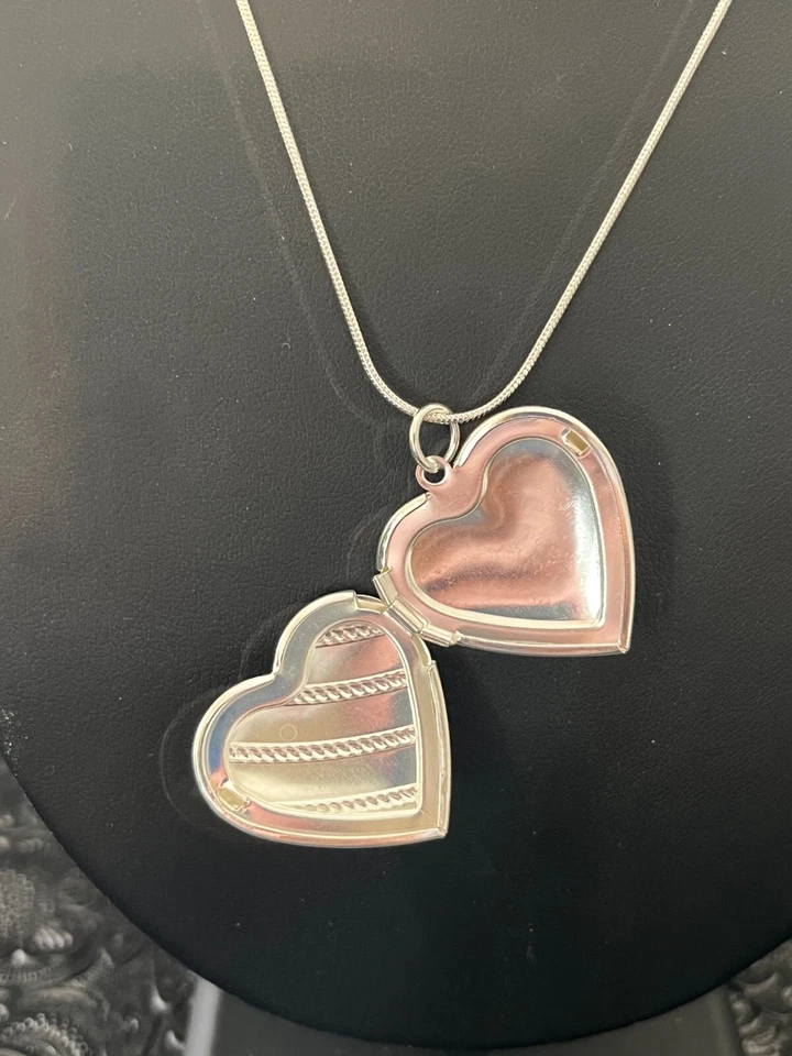Beautiful 925 Silver Plated Heart Locket Pendant Keepsake on 18" Chain (style#5) - Изображение 4 из 4