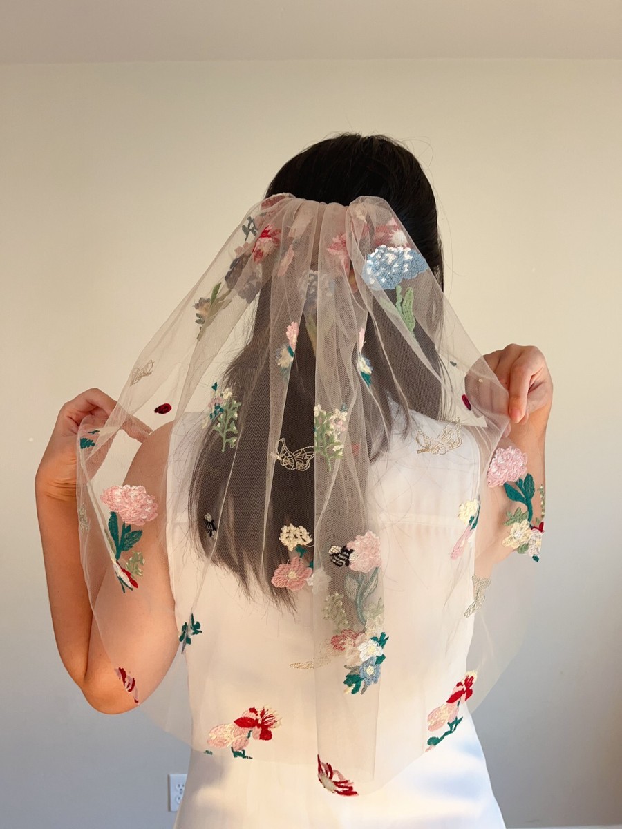 short veil Embroidered bloom flowers butterfly bugs veil
