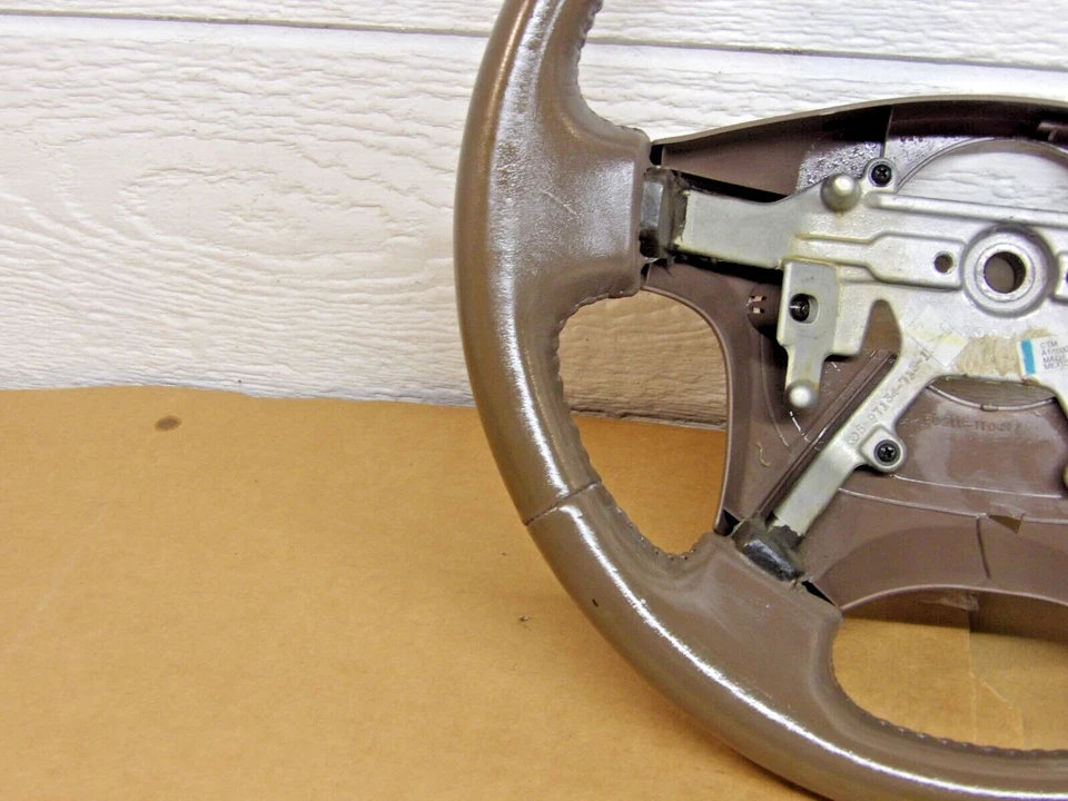 Volante Isuzu Rodeo 2000-2002 envuelto en cuero tostado OEM Foto 3 de 4