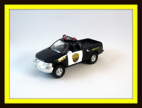 1998 FORD F-150 BOMB SQUAD POLICE CAR,MAISTO 1/46 DIECAST CAR COLLECTOR'S MODEL - Picture 5 of 12