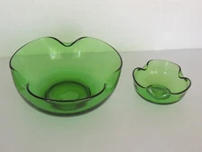 Vintage Mid Century Modern Anchor Hocking Green Glass Chip and Dip Set