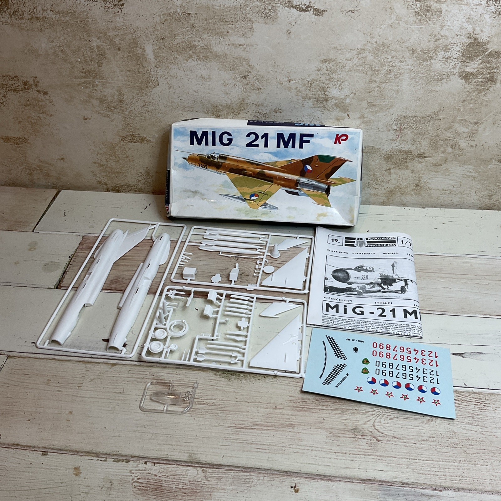 KP Models #19 MIG 21 MF, 1:72, Vintage Model Kit.