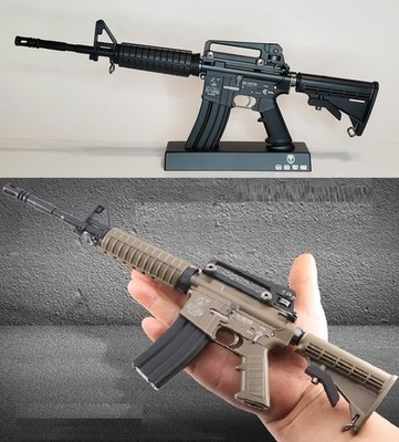 1/3スケール　ミニチュアライフル　AR15　M4 タンカラー 1:2 scale ALLOY ARMY M4A1 Rifle Shell Eject COLT AR-15 Toy Mini