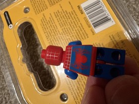 LEGO Marvel Minifigure Spider Man 4852 Tobey Maguire. No torso cracks. Great 