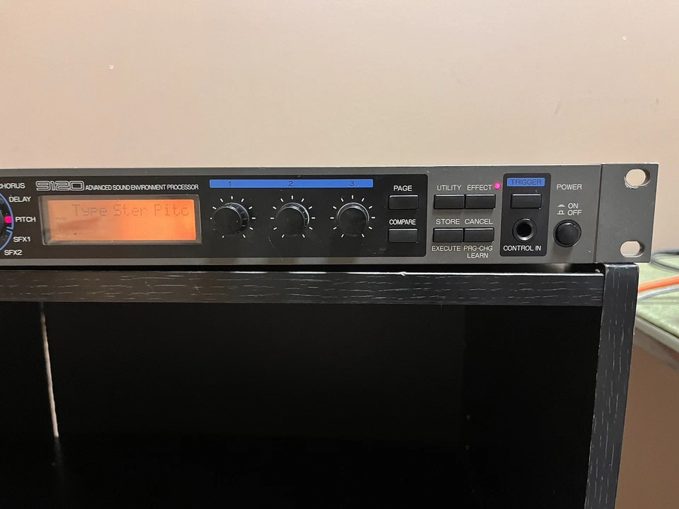 ZOOM 9120 Advanced Sound Environment Processor with Power Supply Tested - Image 2 of 4