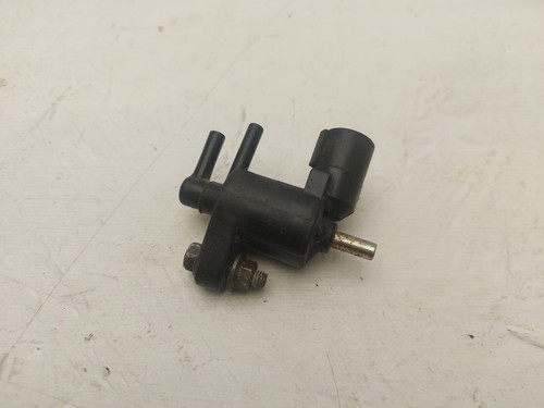 Honda VTR 1000 SP2 Vacuum Sensor - Picture 2 of 6