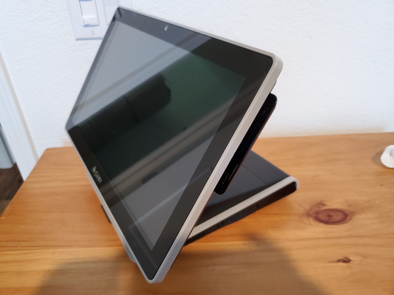 Par Everserv 8500 (T8520) AiO POS Touch Screen Computer - i5 / 4GB / 64GB SSD