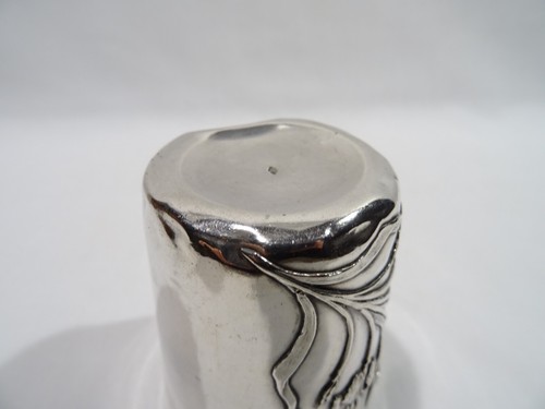 ANCIENNE TIMBALE GOBELET ART NOUVEAU DECOR IRIS MONOGRAMME EN ARGENT MASSIF - Bild 9 von 13