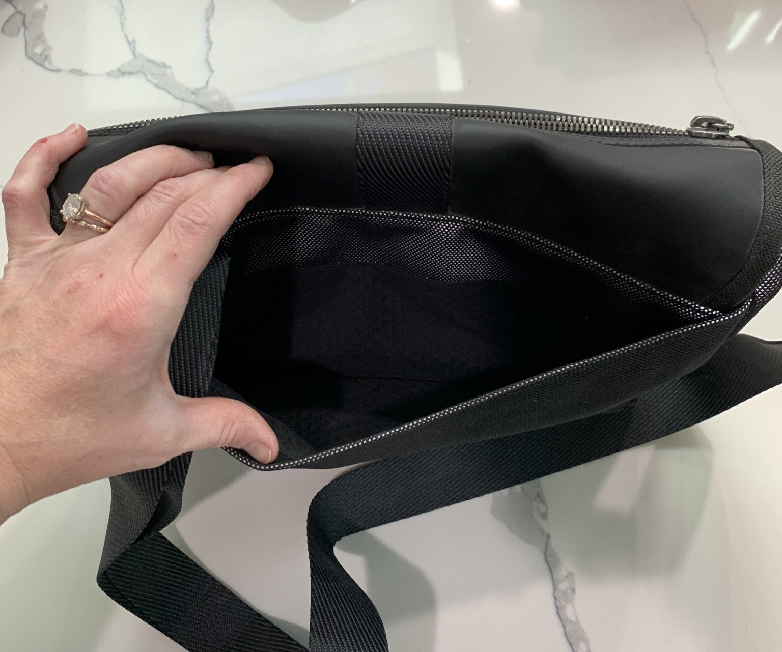 Tumi Messenger bag Leather Crossbody Clean Excellent … Gem