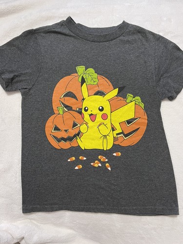 Pokemon Halloween T-shirt Unisex Size XS (4/5) Gray Pikachu Pumpkins Candy Corn